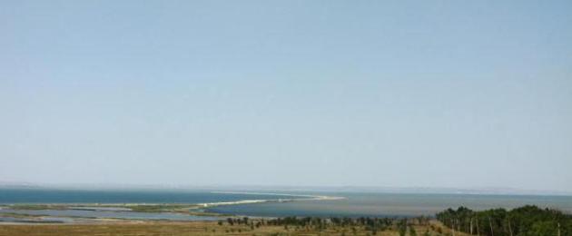 Таманский залив - место слияния двух морей. Каламитский — самый идеальный для отдыха залив Крыма